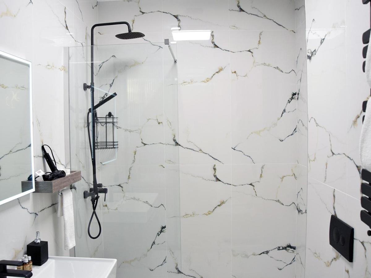 Aquaperla Hotel & Spa Chişinău Extérieur photo