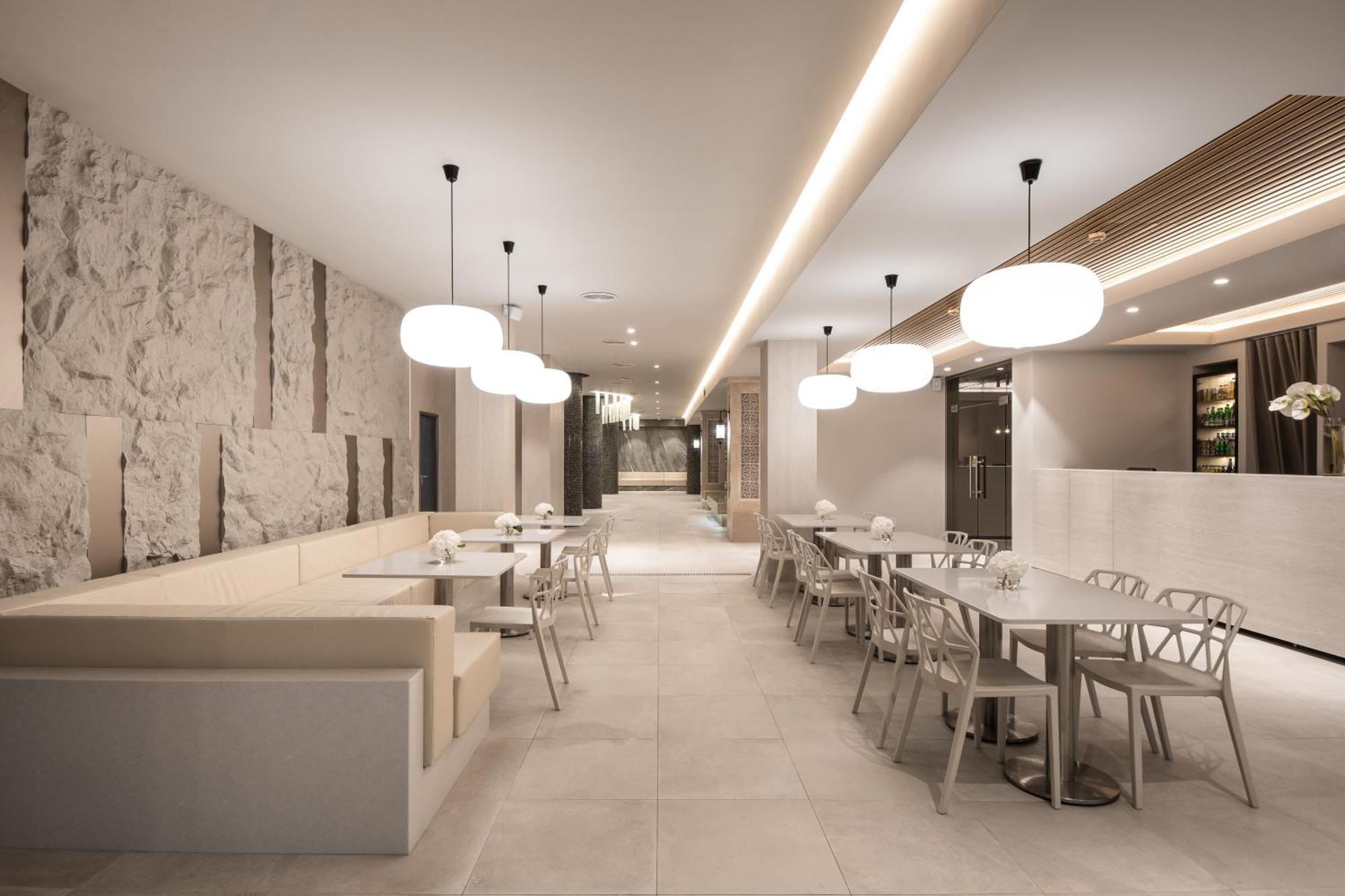 Aquaperla Hotel & Spa Chişinău Extérieur photo